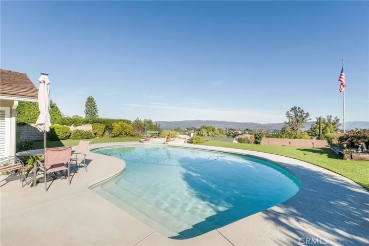 21701 Ambar Drive, Woodland Hills, California 91364