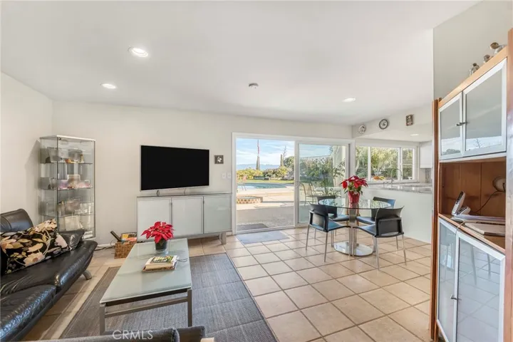 21701 Ambar Drive, Woodland Hills, California 91364