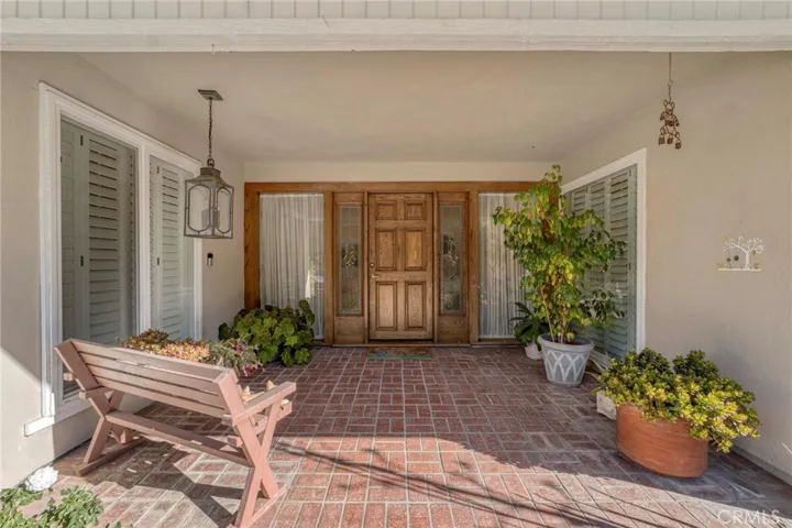 21701 Ambar Drive, Woodland Hills, California 91364