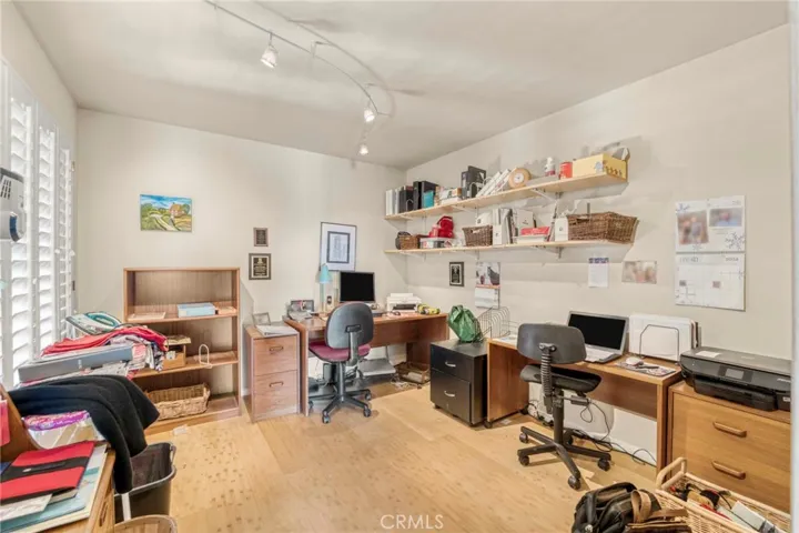 21701 Ambar Drive, Woodland Hills, California 91364