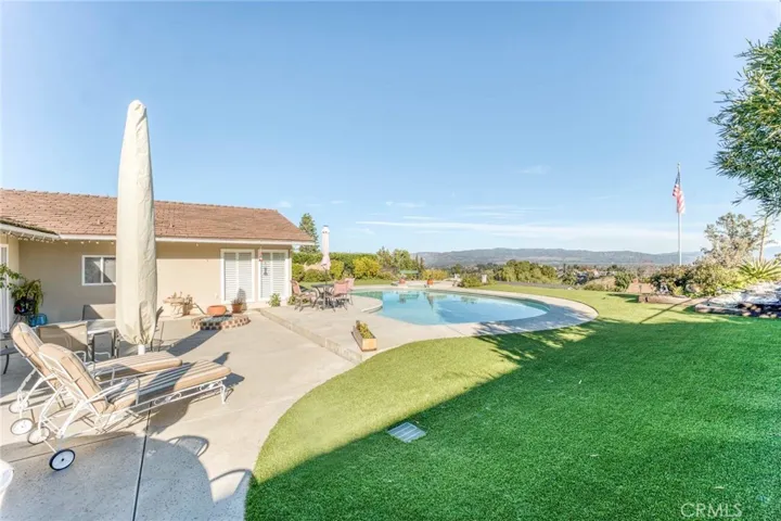 21701 Ambar Drive, Woodland Hills, California 91364