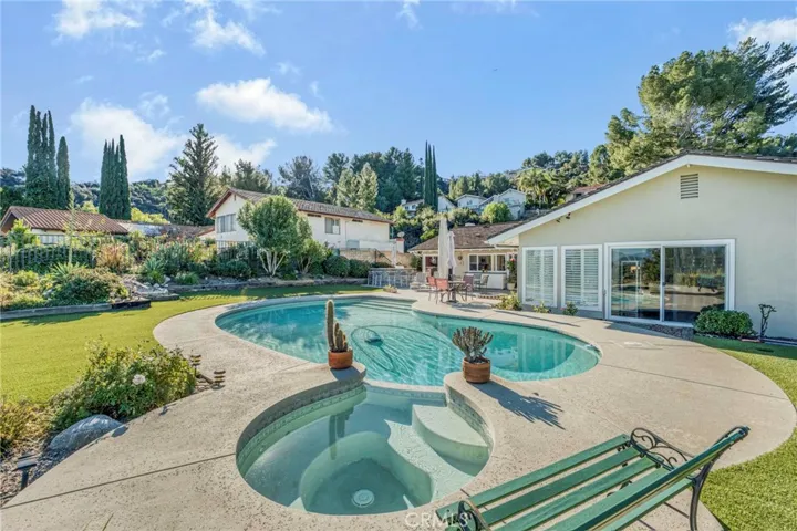 21701 Ambar Drive, Woodland Hills, California 91364