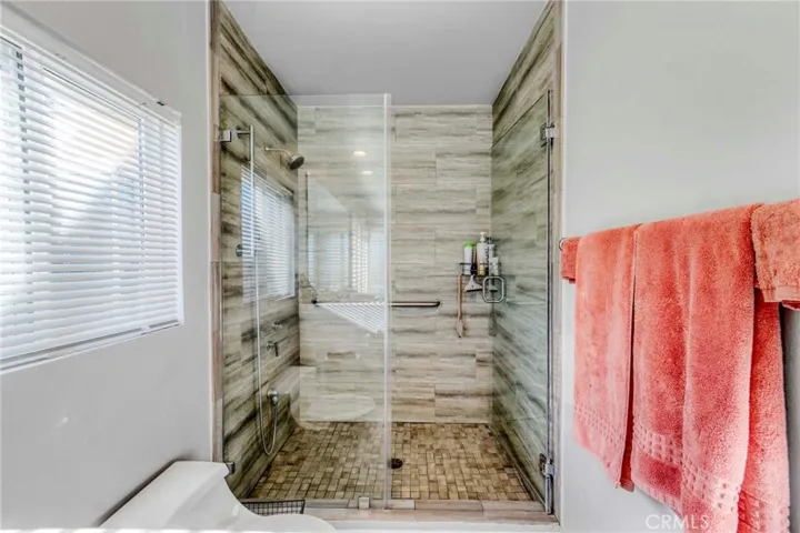 21701 Ambar Drive, Woodland Hills, California 91364