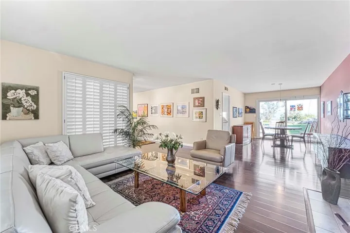 21701 Ambar Drive, Woodland Hills, California 91364