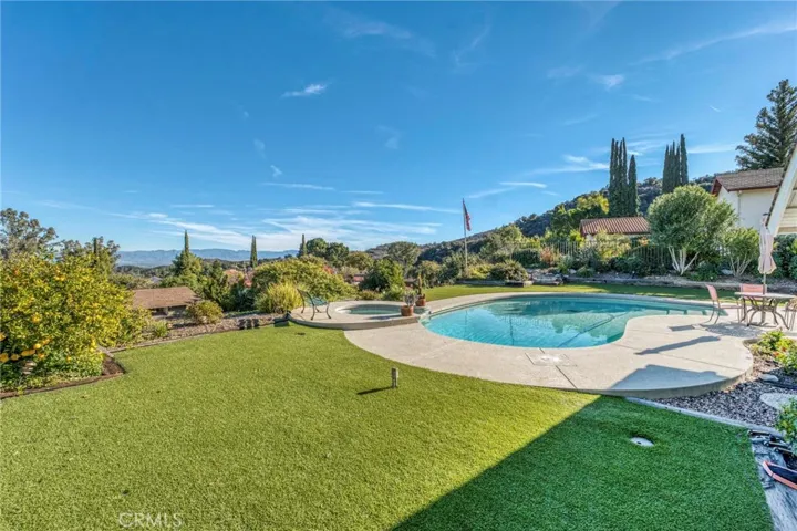 21701 Ambar Drive, Woodland Hills, California 91364