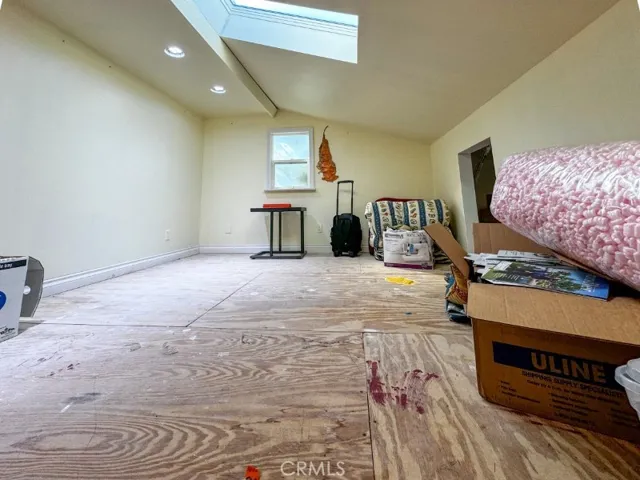 Attic space/potential office.