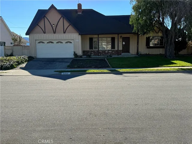 824 Merced Drive, Camarillo, California 93010
