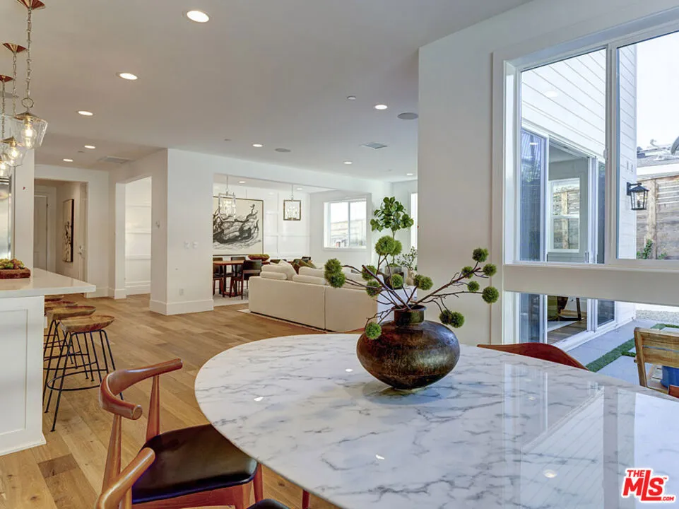 4747 Ambrose Avenue, Los Angeles, California 90027 home-pic-14