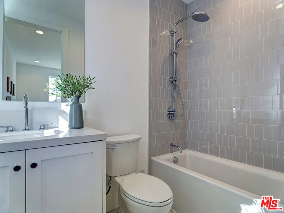 4747 Ambrose Avenue, Los Angeles, California 90027 home-pic-21