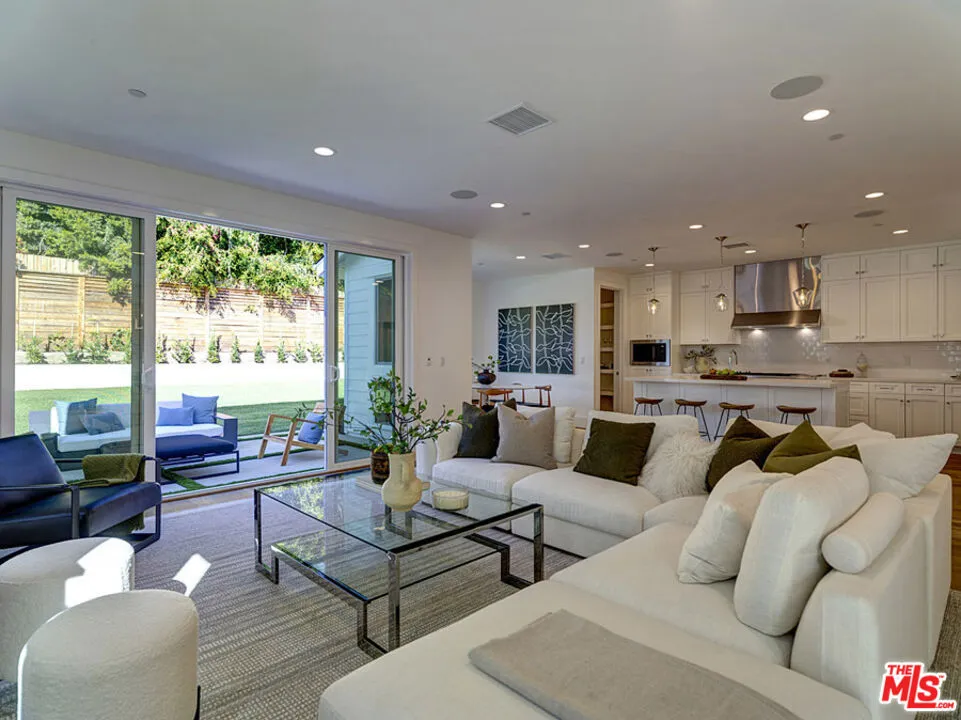 4747 Ambrose Avenue, Los Angeles, California 90027 home-pic-8