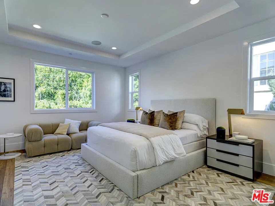4747 Ambrose Avenue, Los Angeles, California 90027 home-pic-25