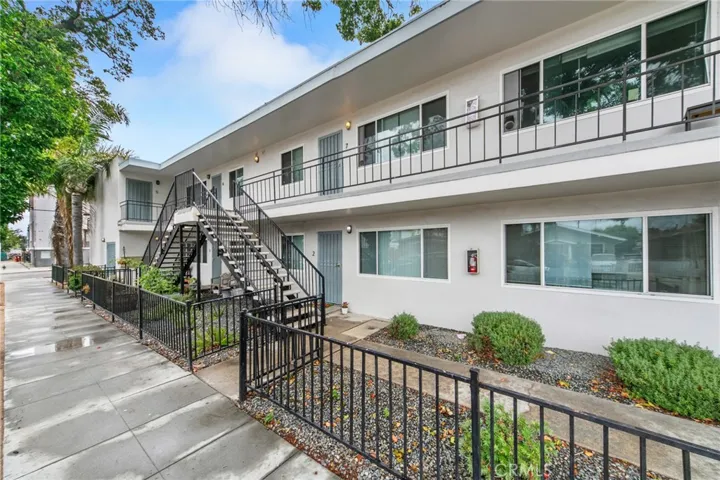 2200 E 6th Street, Long Beach, California 90814