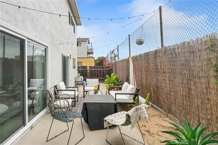 2200 E 6th Street, Long Beach, California 90814