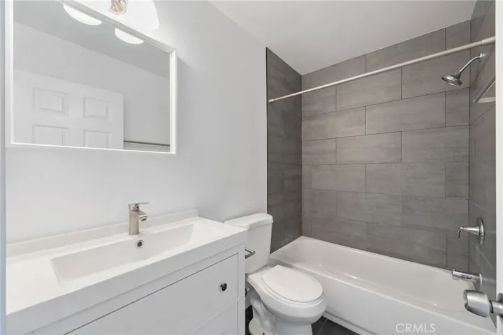 2200 E 6th Street, Long Beach, California 90814