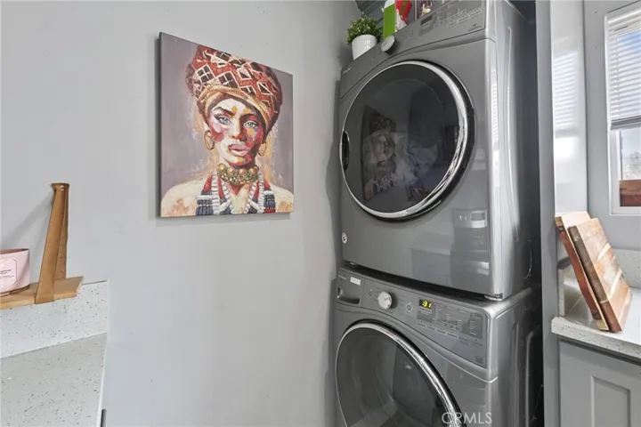 2200 E 6th Street, Long Beach, California 90814