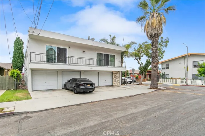 2200 E 6th Street, Long Beach, California 90814
