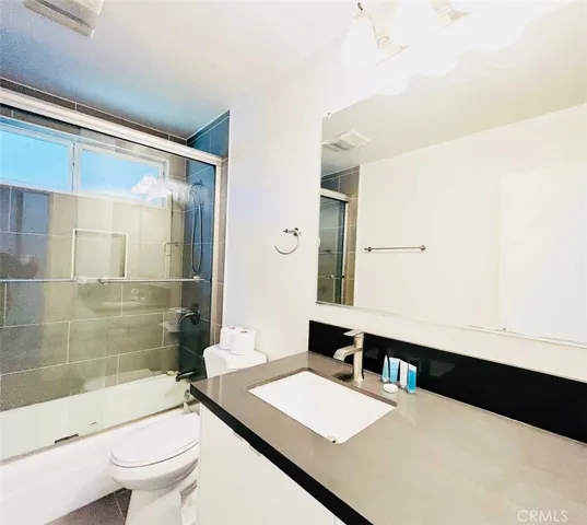 11825 National Boulevard 5, Los Angeles, California 90064