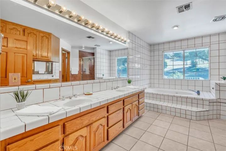 1210 Encinas Drive, La Habra Heights, California 90631