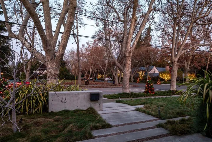2070 Waverley Street, Palo Alto, California 94301