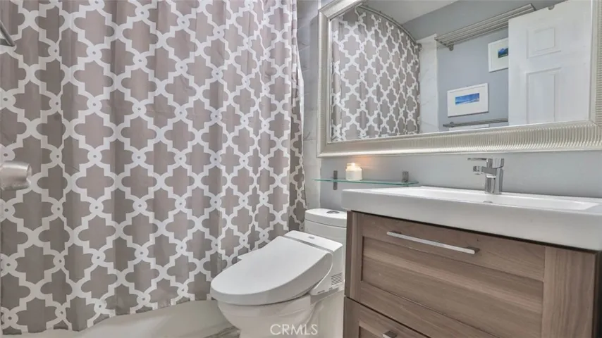 26121 Las Flores B, Mission Viejo, California 92691