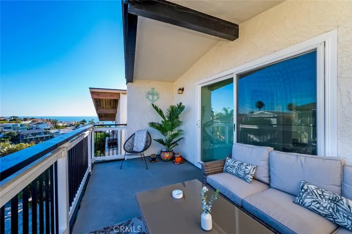 883 Santa Ana Street, Laguna Beach, California 92651