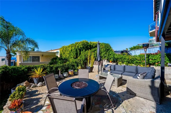 883 Santa Ana Street, Laguna Beach, California 92651