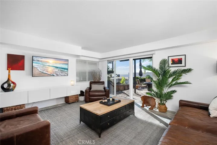 883 Santa Ana Street, Laguna Beach, California 92651