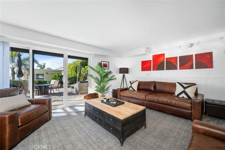 883 Santa Ana Street, Laguna Beach, California 92651