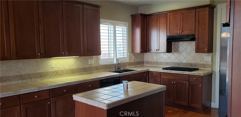 16602 Jasmine Street, Victorville, California 92395