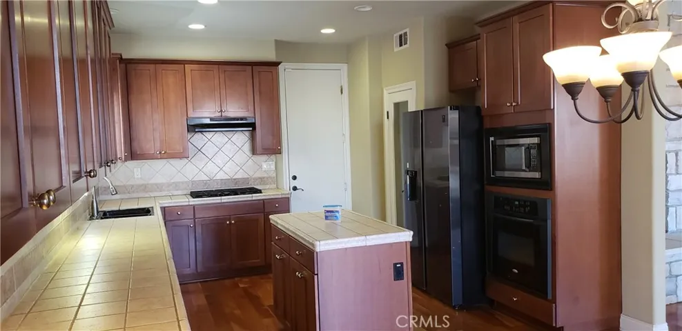 16602 Jasmine Street, Victorville, California 92395