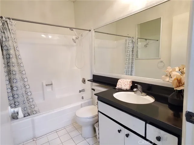 Hallway Full Bath