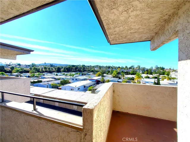 Top end unit condo with no one above and only one common wall.