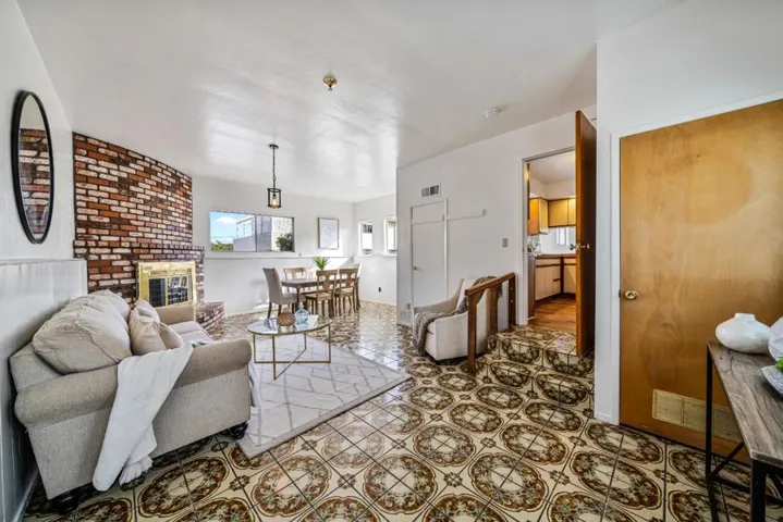 582 Newton Street, Monterey, California 93940
