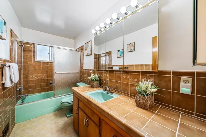 582 Newton Street, Monterey, California 93940