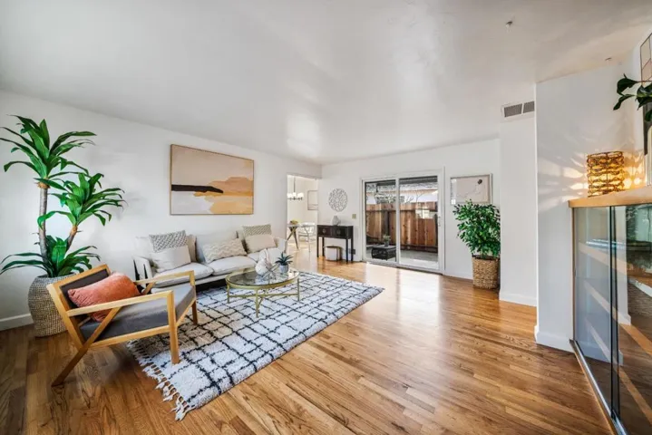 582 Newton Street, Monterey, California 93940