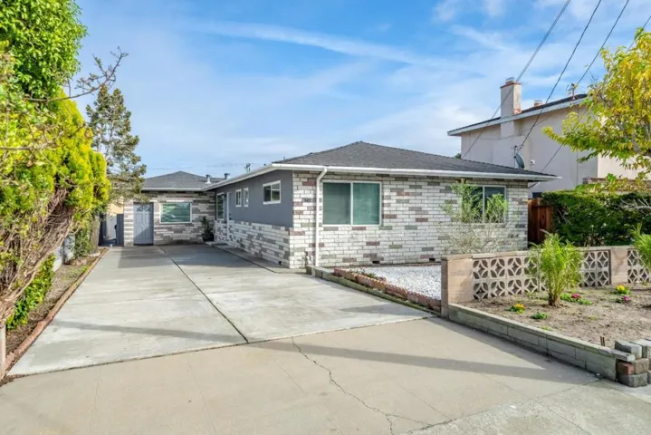582 Newton Street, Monterey, California 93940