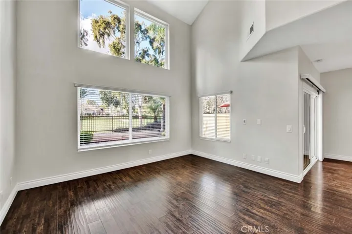 Beautiful Living Room With Vaulted Ceiling