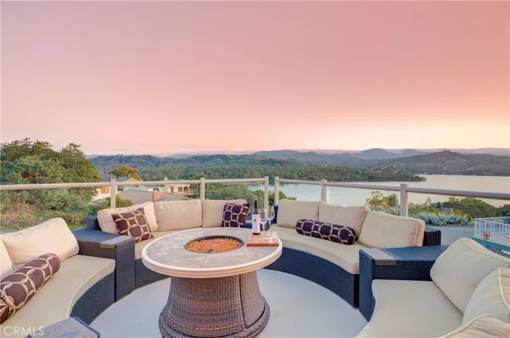 2594 Shoreline Road, Bradley, California 93426