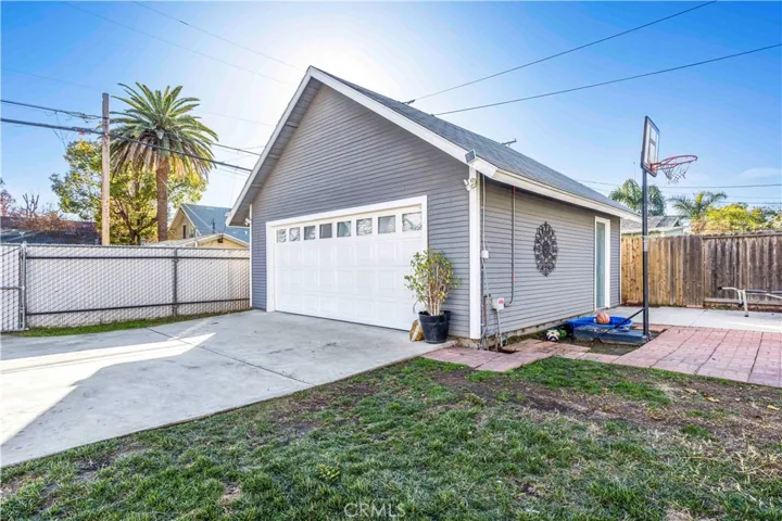 370 E Kingsley, Pomona, California 91767
