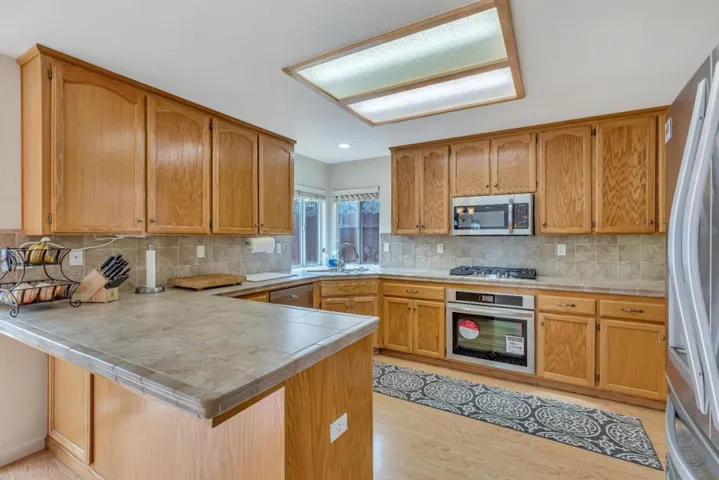 2121 Cypress Street, Hollister, California 95023
