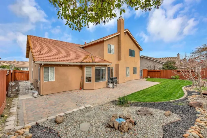 2121 Cypress Street, Hollister, California 95023