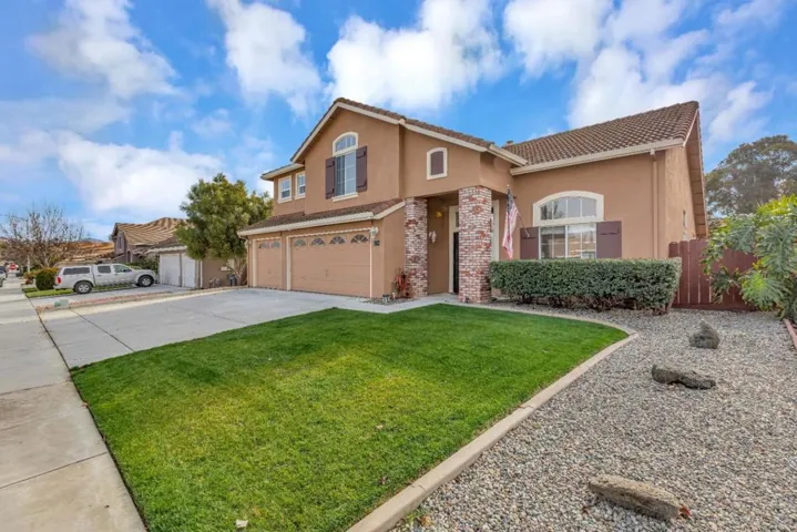 2121 Cypress Street, Hollister, California 95023