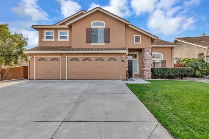 2121 Cypress Street, Hollister, California 95023