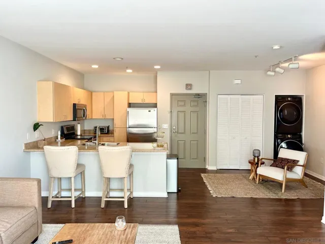 1501 Front St. 206, San Diego, California 92101
