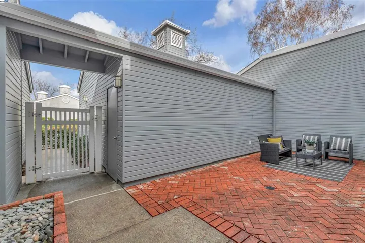 7758 Creekside Dr, Pleasanton, California 94588