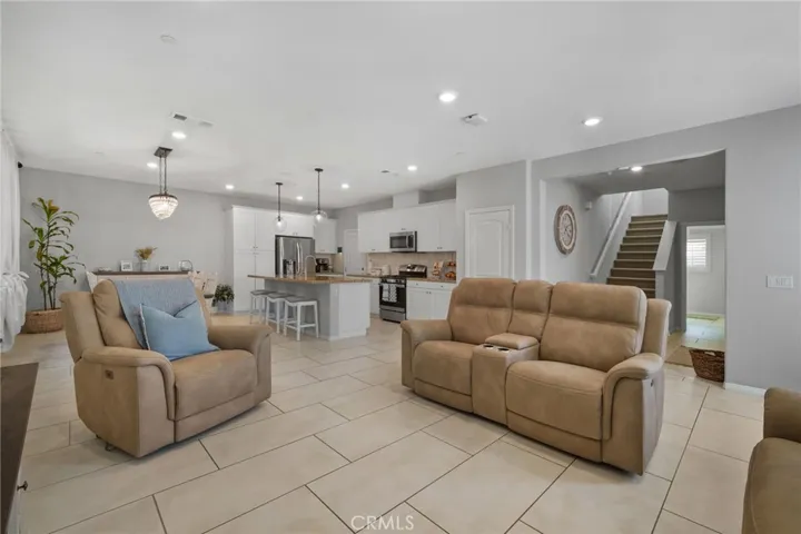 6109 Sendero Avenue, Eastvale, California 92880
