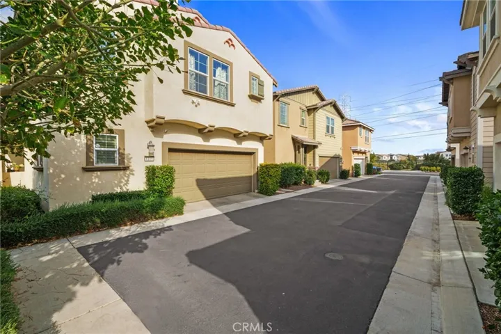 6109 Sendero Avenue, Eastvale, California 92880
