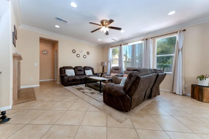 35454 Summerholly Lane, Murrieta, California 92563