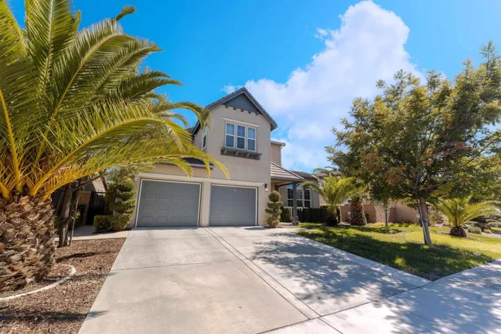 35454 Summerholly Lane, Murrieta, California 92563