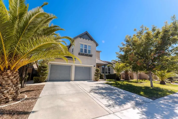 35454 Summerholly Lane, Murrieta, California 92563